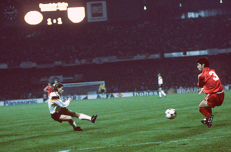 Sein wichtigstes Tor erzielte der Thomas Häßler am 15. November 1989 zum 2:1-Sieg in der WM-Qualifikation gegen Wales. Dieser Sieg ebnete der deutschen Nationalmannschaft den Weg zur WM-Endrunde in Italien und schließlich zum WM-Triumph.