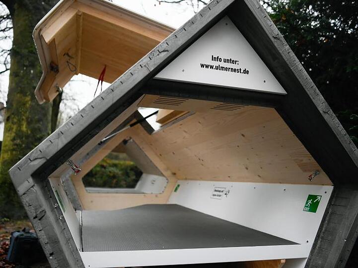 "Ulmer Nest": Der Notausgang ist geöffnet um einen Einblick in das Innere zu bekommen.