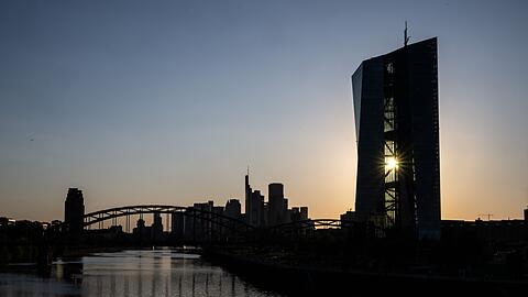 Die EZB dürfte die Leitzinsen nach Einschätzung von Ökonomen im laufenden Jahr nicht weiter senken. (Archivbild)