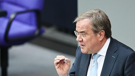 Armin Laschet, CDU, Vorsitzender des Ausw&auml;rtigen Ausschusses des Bundestages, fordert eine deutsch-franz&ouml;sische Initiative f&uuml;r Verhandlungen mit Russland &uuml;ber einen Waffenstillstand in der Ukraine. (Archivbild)