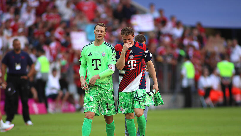 Der Platzhirsch und sein Thronfolger im Bayern-Tor: Manuel Neuer (l.) und Jonas Urbig Der Platzhirsch und sein Thronfolger im Bayern-Tor: Manuel Neuer (l.) und Jonas Urbig