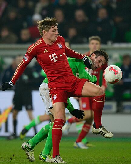 Tony Kroos: Note 3. Viele Ballkontakte, Freistoßschütze. Unkonzentriert, aber zuweilen mit Genius: Zauberte mit Sohle und Hacke.