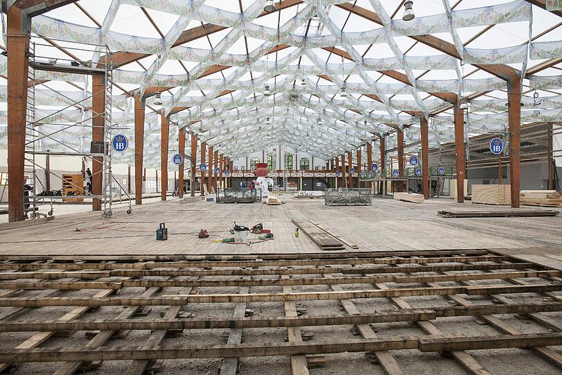 Auf der Theresienwiese geht's vorwärts: Die aktuellen Bilder vom Wiesn-Aufbau zum Durchklicken.