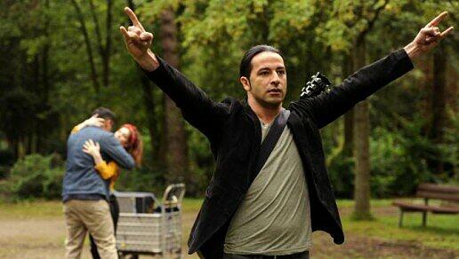 Statt als Putzkraft zu arbeiten, möchte Sammy (Bülent Ceylan) Rockstar werden.
