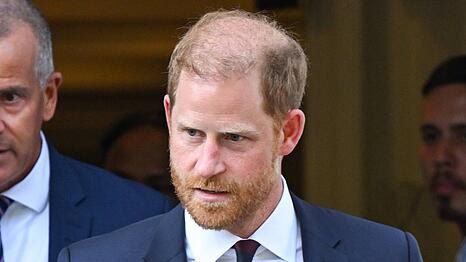 Prinz Harry ist derzeit in England, hat sich zu der Angelegenheit aber bislang nicht ge&auml;u&szlig;ert.