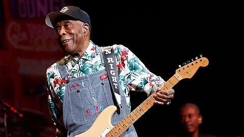 Er feiert am 30. Juli seinen 90. Geburtstag: Blues-Legende Buddy Guy steht immer noch auf der B&uuml;hne.
