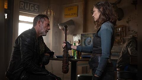Negan und Maggie m&uuml;ssen in Staffel drei von "The Walking Dead: Dead City" zusammenarbeiten.