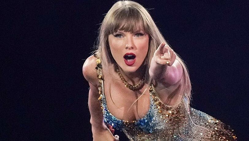 Taylor Swift im Jahr 2024 auf der B&uuml;hne.