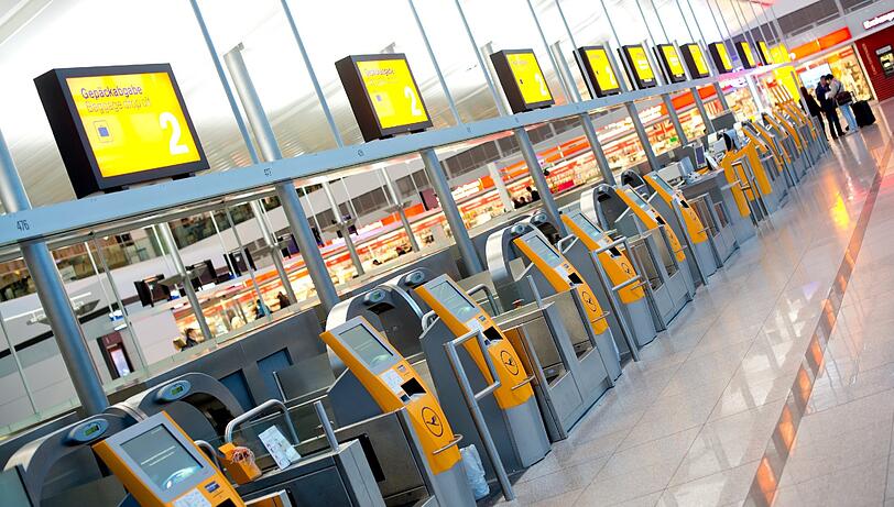 Der Warnstreik am Münchner Flughafen bringt fast den gesamten Betrieb zum erliegen. Die Bilder.