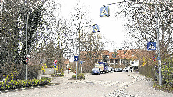Hier endete der blutige Freitag-Abend-Streit: Die Kreuzung Römerhofweg/Riemerfeldstraße mitten in Garching.Foto: Gregor Feindt Hier endete der blutige Freitag-Abend-Streit: Die Kreuzung Römerhofweg/Riemerfeldstraße mitten in Garching.Foto: Gregor Feindt