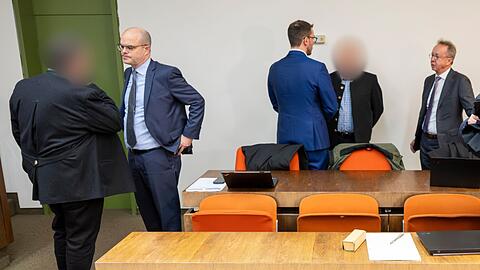 Die beiden Angeklagten zeigten zum Prozessauftakt Schuldgefühle. (Archivbild)