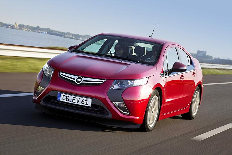 Wuchtiger Auftritt: Der Ampera ist dank &bdquo;Range Extender&ldquo; ein vollwertiges Auto mit Elektro-Antrieb.
