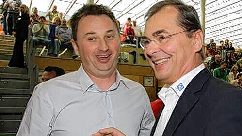 Alte Bekannte:. Haching-Trainer Mihai Paduretu (l.) und sein ehemaliger Coach Stelian Moculescu (Friedrichshafen). Alte Bekannte:. Haching-Trainer Mihai Paduretu (l.) und sein ehemaliger Coach Stelian Moculescu (Friedrichshafen).