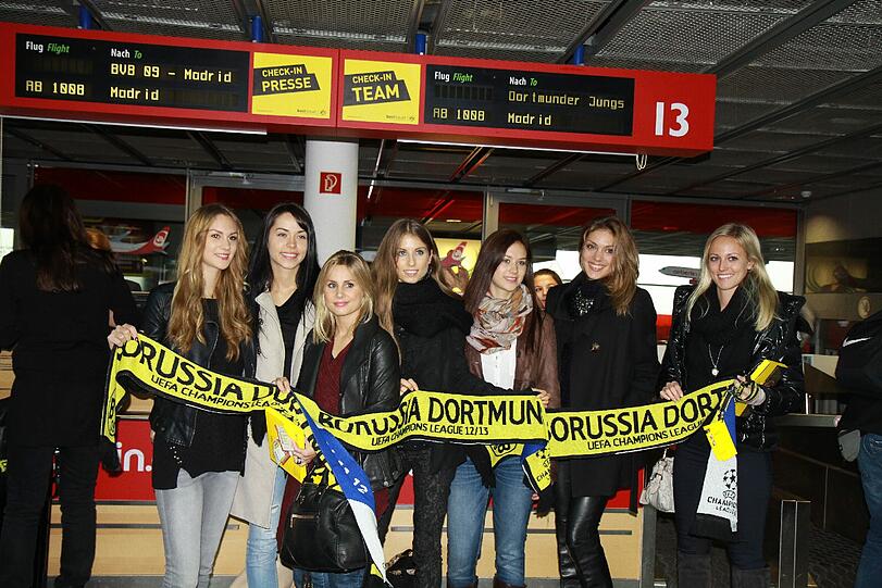 Gemeinsam wollen die "BVB-Girls" ihre Männer anfeuern und zu einem Auswärtssieg bei Real Madrid "peitschen"...