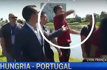 Einen Ball hat Cristiano Ronaldo bei der EM noch nicht versenkt &ndash; ein Mikrofon hingegen schon.