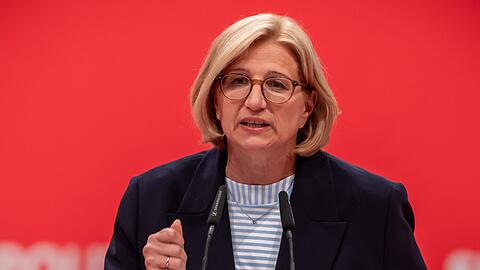 Rehlinger stellt sich hinter den SPD-Chef. (Archivbild)