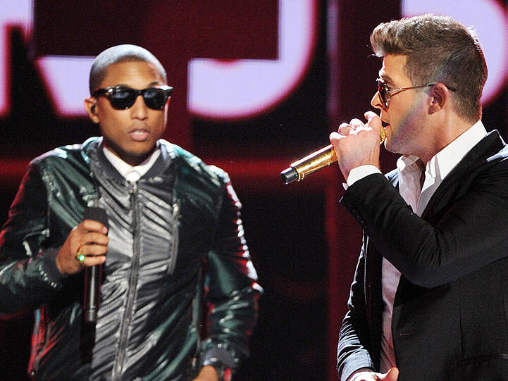 Pharrell Williams (l.) und Robin Thicke geben nicht klein bei