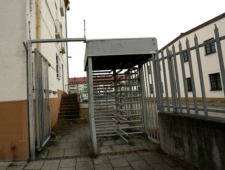 Rostendes Eisen, verwahrloste Gebäude und riesige Freiflächen - mitten in Giesing/Harlaching