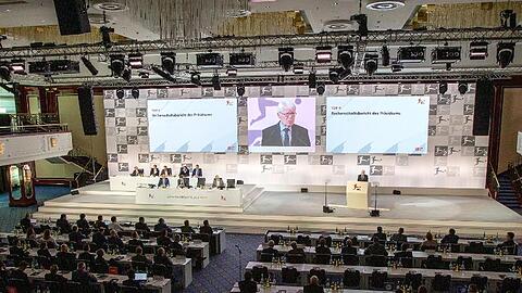 Der scheidende Ligapräsident Reinhard Rauball bei seiner Abschiedsrede bei der DFL-Generalversammlung.