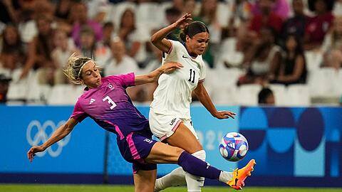 Ein Schritt zu spät: Kathrin Hendrich gegen die USA.