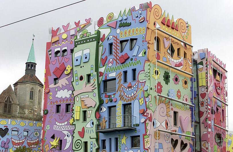 2001 entstand nach Vorlagen des New Yorker Künstlers ein Neubau am Rand der Braunschweiger Altstadt.