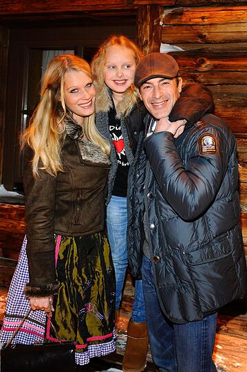 Familien-Clan: Gedeon Burkhard und Annika Bormann mit Tochter Gioia