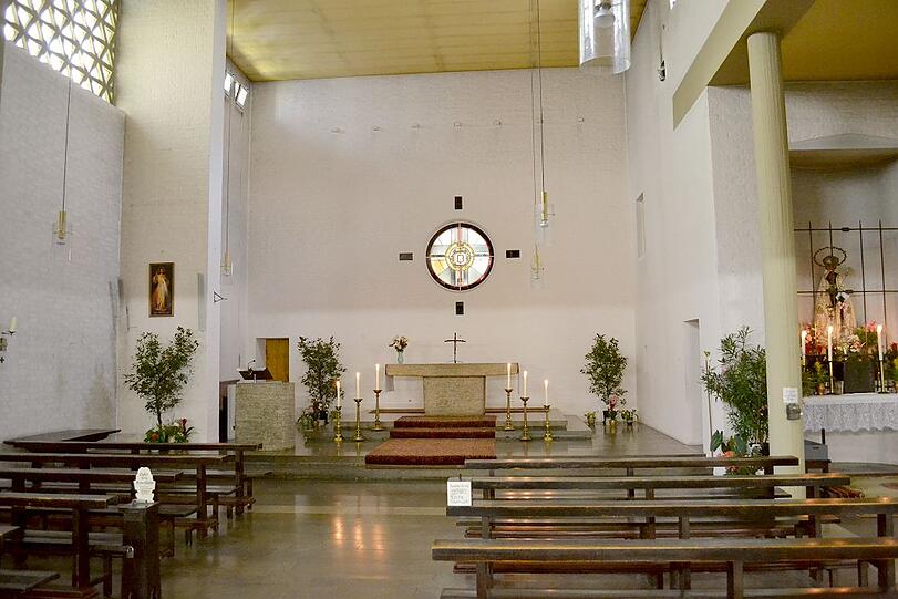 Ort der Heilung: Durch Bomben zerstört, wurde die Herzogspitalkirche nach dem Krieg wieder aufgebaut. Weidner: &bdquo;Viele Menschen glauben sogar, dass die Madonna ihre Augen bewegt. Ein schöner, kraftspendender Ort, den selbst viele Münchner nicht kennen.&ldquo;