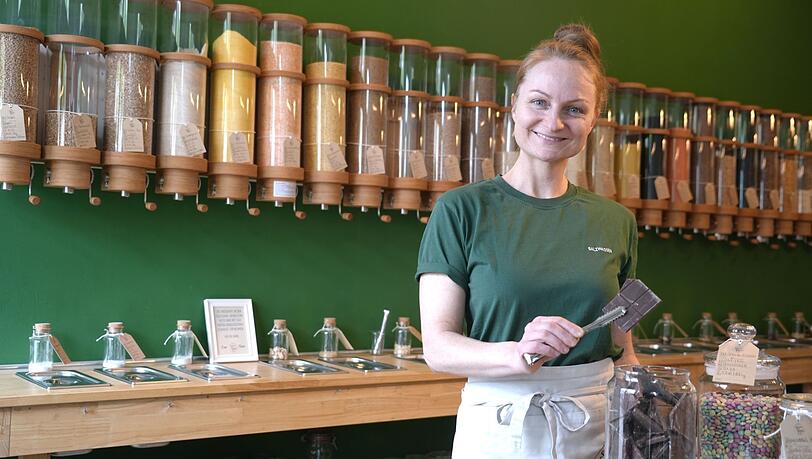 Auch Liebhaber von Süßem können fündig werden: Schokolade gibt es ebenfalls ganz ohne Pappe und Zellophan. Auch Liebhaber von Süßem können fündig werden: Schokolade gibt es ebenfalls ganz ohne Pappe und Zellophan.