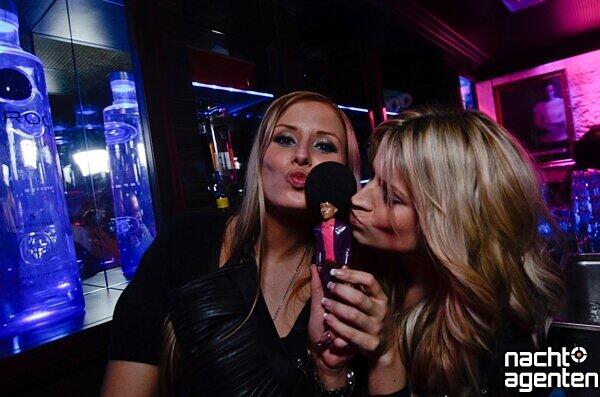 Das neue Jahr kann kommen! Im Crown's Club ist alles angerichtet für einen heißen Neujahrstanz. Mehr Bilder unter: www.nachtagenten.de