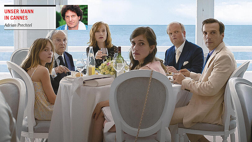 Fantine Harduin, Isabelle Huppert, Jean-Louis Trintignant, Laura Verlinden und Mathieu Kassovitz im Film "Happy End" von Michael Haneke. Fantine Harduin, Isabelle Huppert, Jean-Louis Trintignant, Laura Verlinden und Mathieu Kassovitz im Film "Happy End" von Michael Haneke.