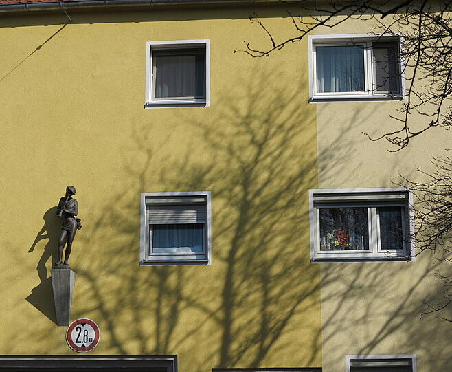 In Freimann hat AZ-Leser Djordje Matkovic dieses Flötenspieler an der Fassade entdeckt. Man stelle sich nur einmal vor, der könnte wirklich spielen....