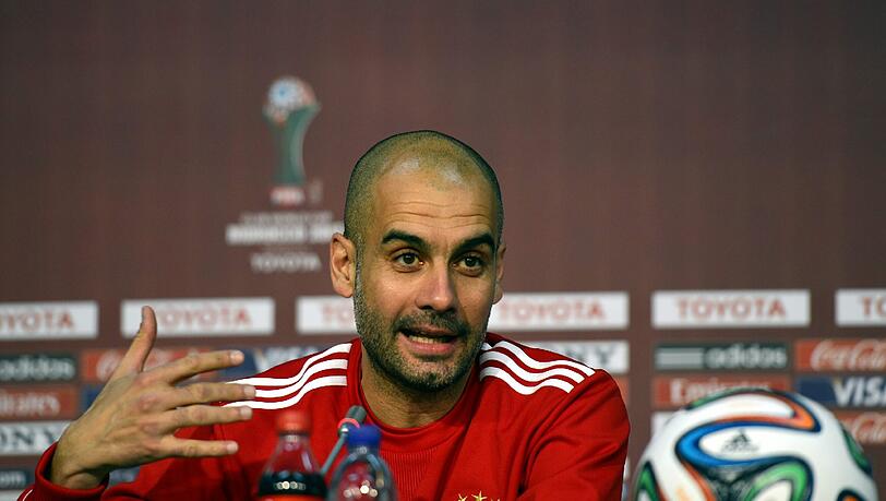 Pep Guardiola auf der Pressekonferenz vor dem Finale der Klub-WM in Marokko. Pep Guardiola auf der Pressekonferenz vor dem Finale der Klub-WM in Marokko.