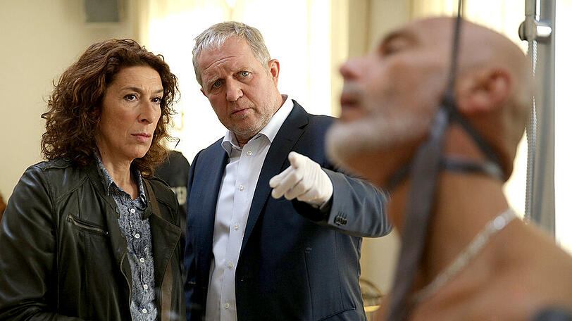 "Tatort: Sternschnuppe": Sex-Unfall oder Mord? Die Kommissare Fellner (Adele Neuhauser) und Eisner (Harald Krassnitzer) sind irritiert