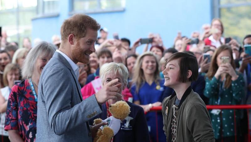 Prinz Harry besucht das Kinderkrankenhaus von Oxford. Prinz Harry besucht das Kinderkrankenhaus von Oxford.