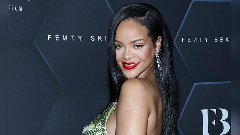 Popstar Rihanna teilt auf TikTok das erste Video ihres Sohnes mit der Welt.