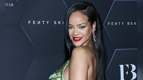 Popstar Rihanna teilt auf TikTok das erste Video ihres Sohnes mit der Welt.