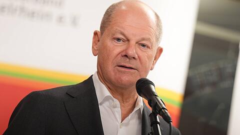 Robert Habeck kritisiert Olaf Scholz für die Verweigerung weiterer drei Milliarden Euro an Militärhilfen für die Ukraine (Archivbild).