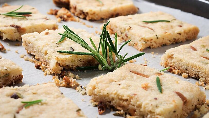 Mediterraner Genuss in kleinen St&uuml;cken - perfekt zum Snacken oder Teilen.
