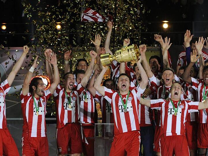 2010 gewannen die Bayern in Berlin den Pokal. Das könnte auch 2011 wieder klappen. Und auch in der Champions League sind sie noch dabei.
