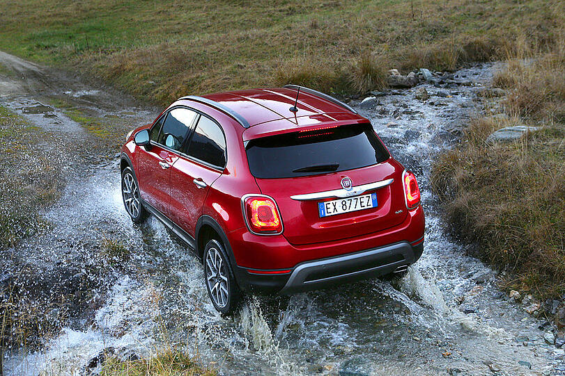 Der neue Fiat 500X schlägt sich wacker im soften Gelände.