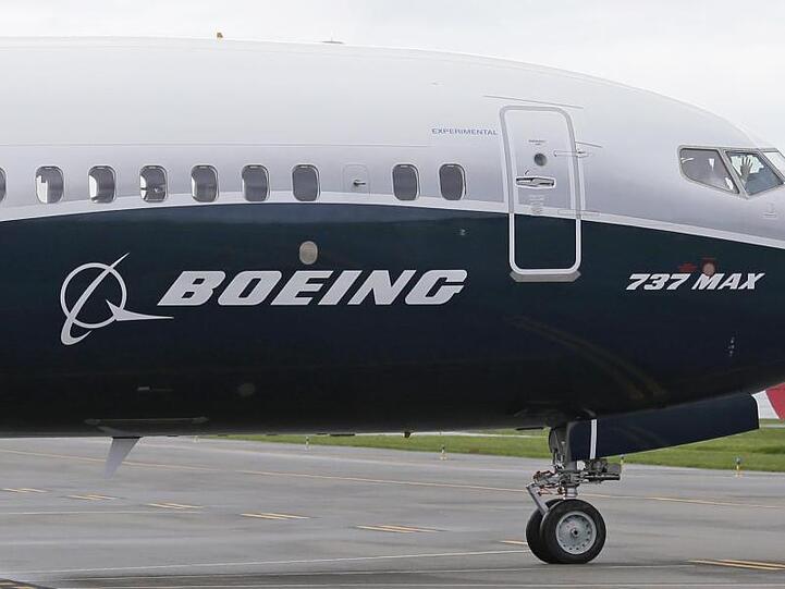 Das Flugverbot für Boeings 737 Max gilt noch weiter.