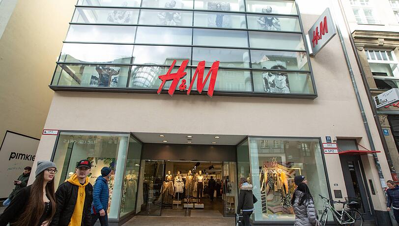 Auch Beschäftigte von H&M in München wurden zum Streik aufgerufen. (Archivbild)