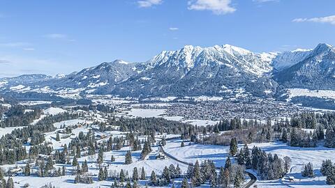 Ausblick auf die Region Oberstdorf am Skigebiet Söllereck in den Allgäuer Alpen.