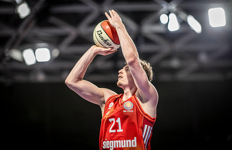 Justus Hollatz: "Wenn man abseits des Feldes als Team gut funktioniert, dann ist es auf dem Feld so, dass jeder für jeden kämpft."