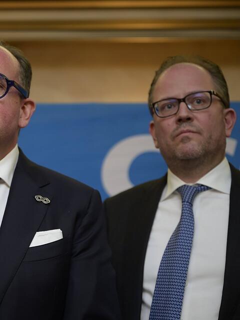 Der Eine steht intern unter Druck, der Andere ist als Fraktionschef wiedergew&auml;hlt: Clemens Baumg&auml;rtner (links) und Manuel Pretzl.