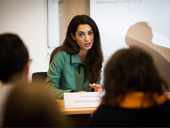 Amal Alamuddin hat sich als Anwältin einen Namen gemacht