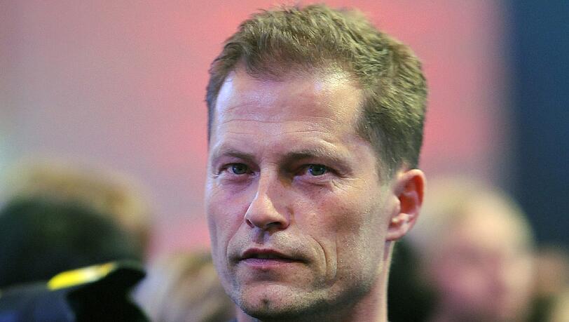 Til Schweiger engagiert sich für Flüchtlinge! Til Schweiger engagiert sich für Flüchtlinge!