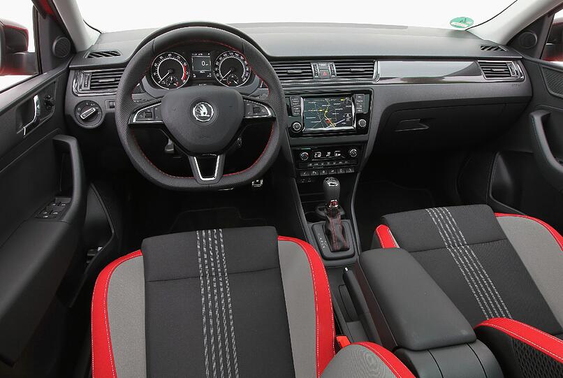 Im Innenraum des Skoda Rapid wurde lediglich das Kombi-Instrument umgestaltet.