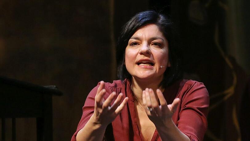 „Der Schlüssel dazu, in Deutschland respektiert zu werden, ist gut zu arbeiten", sagt Schauspielerin Jasmin Tabatabai. Sie ist als Tochter einer deutschen Mutter und eines iranischen Vaters in Teheran und Planegg aufgewachsen. „Der Schlüssel dazu, in Deutschland respektiert zu werden, ist gut zu arbeiten", sagt Schauspielerin Jasmin Tabatabai. Sie ist als Tochter einer deutschen Mutter und eines iranischen Vaters in Teheran und Planegg aufgewachsen.