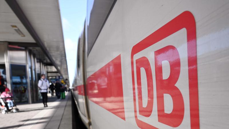 Nur wenige Fahrgäste und Pendler warten am Morgen im Nürnberger Hauptbahnhof. Foto: Martin Schutt/dpa-Zentralbild/dpa/Archivbild Nur wenige Fahrgäste und Pendler warten am Morgen im Nürnberger Hauptbahnhof. Foto: Martin Schutt/dpa-Zentralbild/dpa/Archivbild